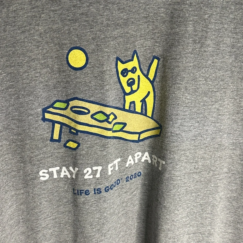Life Is Good Gray Short-Sleeve Tee‎ with Yellow & Navy Graphic cornhole